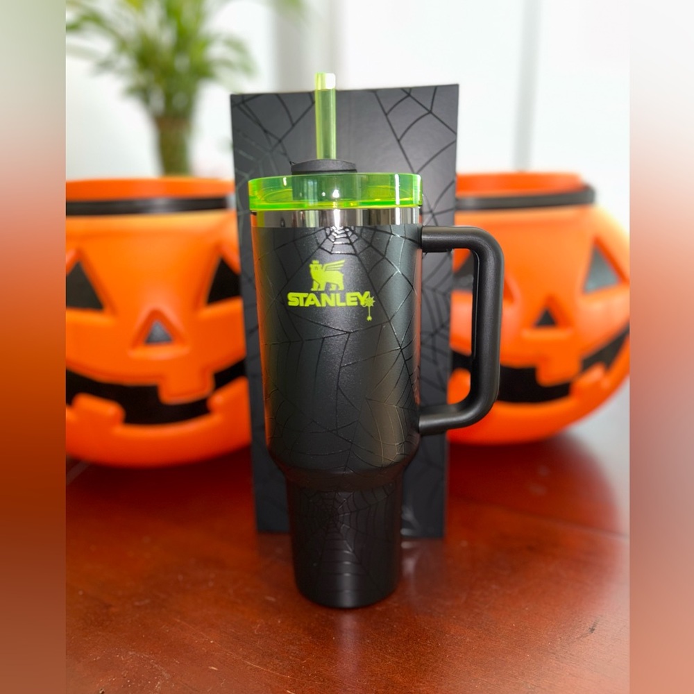STANLEY HALLOWEEN QUENCHER H2.0 FLOWSTATE™ TUMBLER | 40 OZ NWT